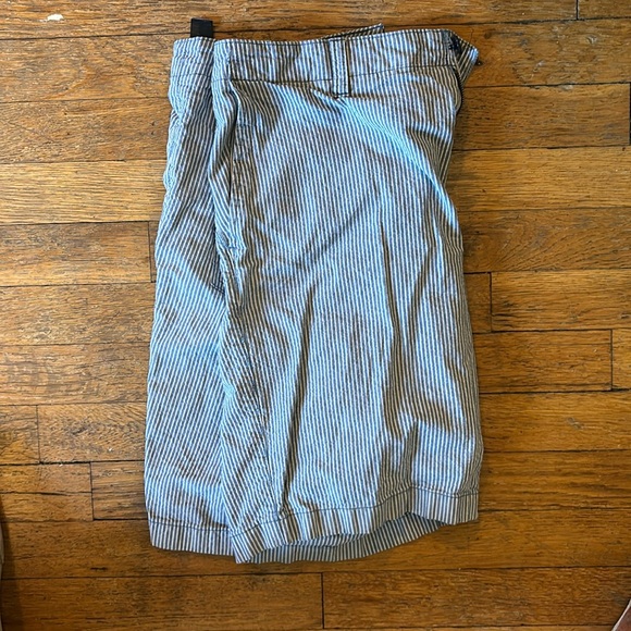 Tommy Hilfiger Shorts Sz 33 - Picture 1 of 1